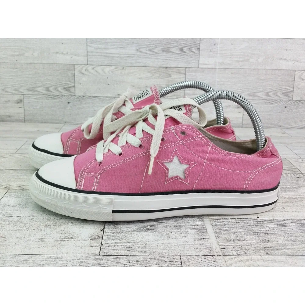 Vintage‎ Juniors Converse Shoes One Star Low Top Sneakers Pink Canvas Size 4